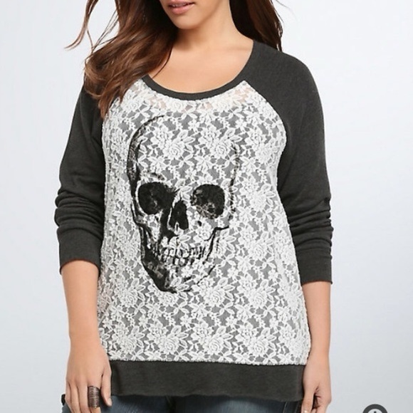 Torrid Womens Size 1 Pullover Sweatshirt Ivory Black Skull Lace Top Shirt Blouse - Picture 1 of 5